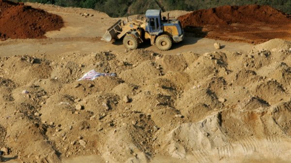 博大策略 中国稀土：公司部分非独立董事和高级管理人员职务变动为正常人事安排